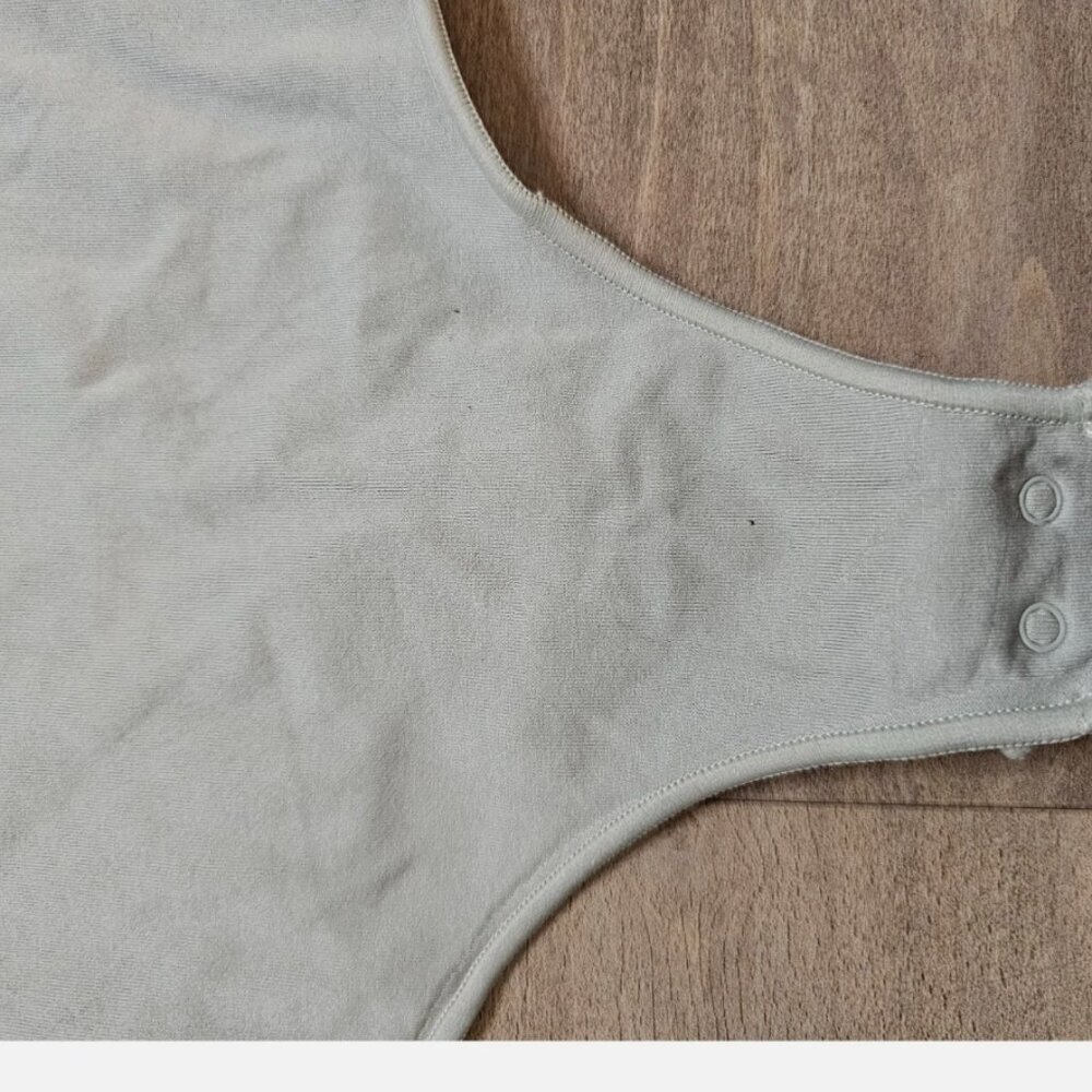 New SKIMS Essential T-Shirt Thong Bodysuit XXS/XS Grey Short Sleeve Stretch - Picture 4 of 9